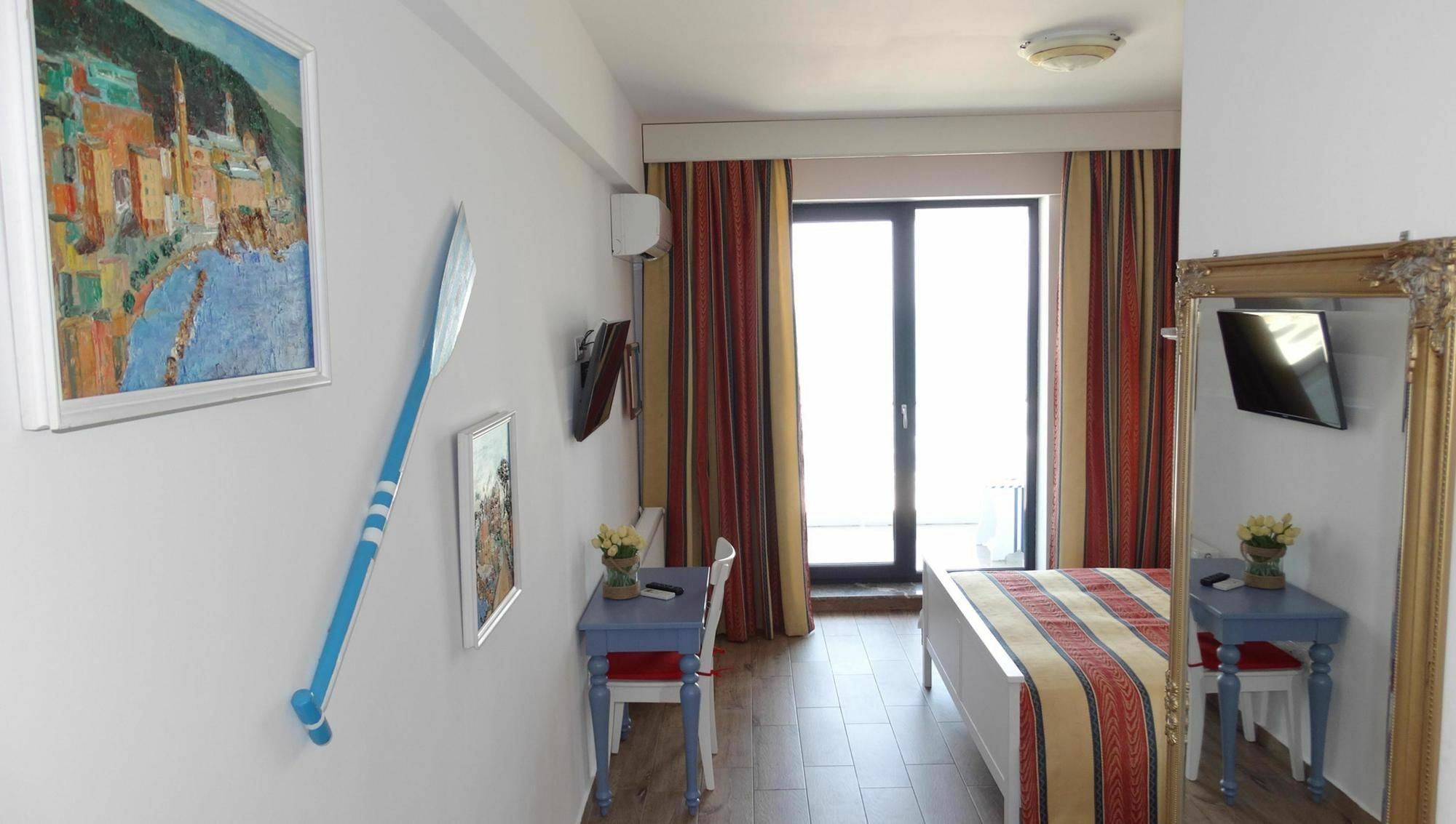 Bluemarina Apartamente มามายา ภายนอก รูปภาพ
