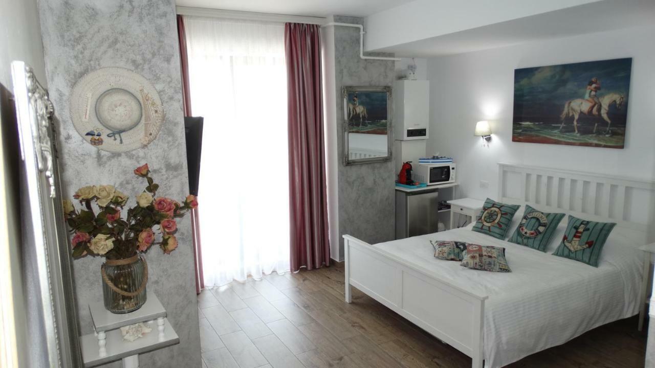 Bluemarina Apartamente มามายา ภายนอก รูปภาพ